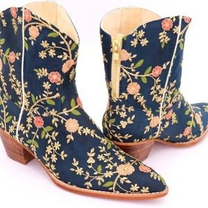 New Women’s Momo Eloise Embroidered Ankle Boots By Free People!!🔥🔥🔥